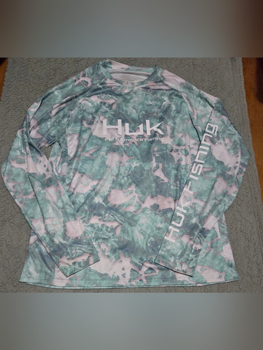Huk Performance Fishing Men’s Long-Sleeve Shirt — Seafoam Camo